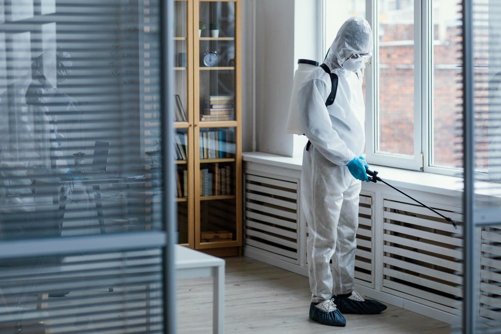 exterminator spraying room